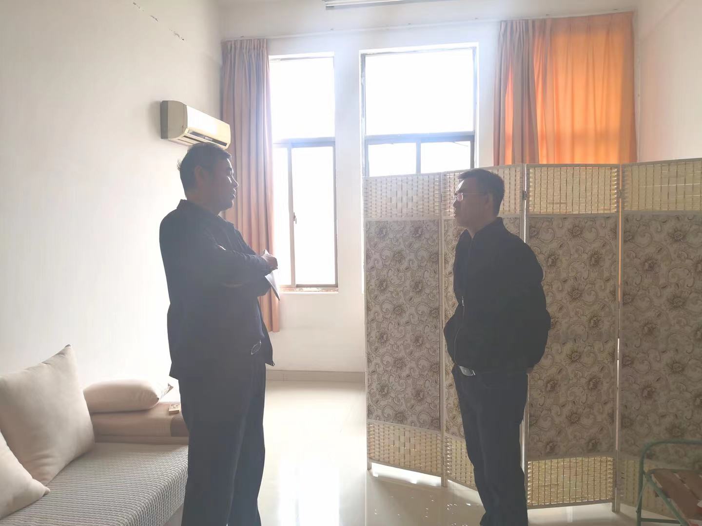 校領導蒞臨心理咨詢室調(diào)研與指導工作