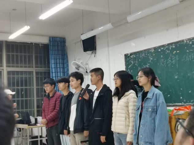 我校心理健康協(xié)會開展團建活動