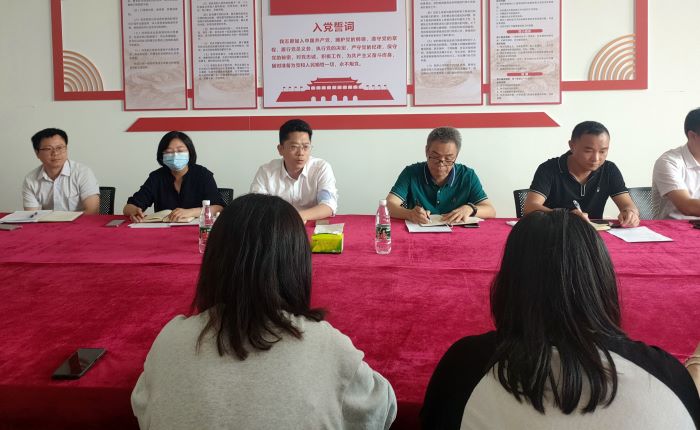 學(xué)校召開2023年教師隊(duì)伍建設(shè)培育方式調(diào)研會